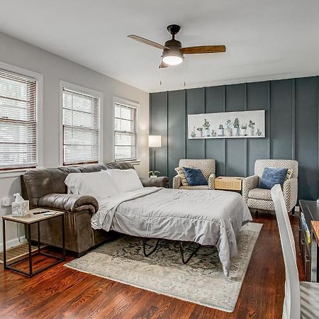 Chic Home With Huge Grassy Yard 7 Mins To Arrowhead Stadium Independence Dış mekan fotoğraf