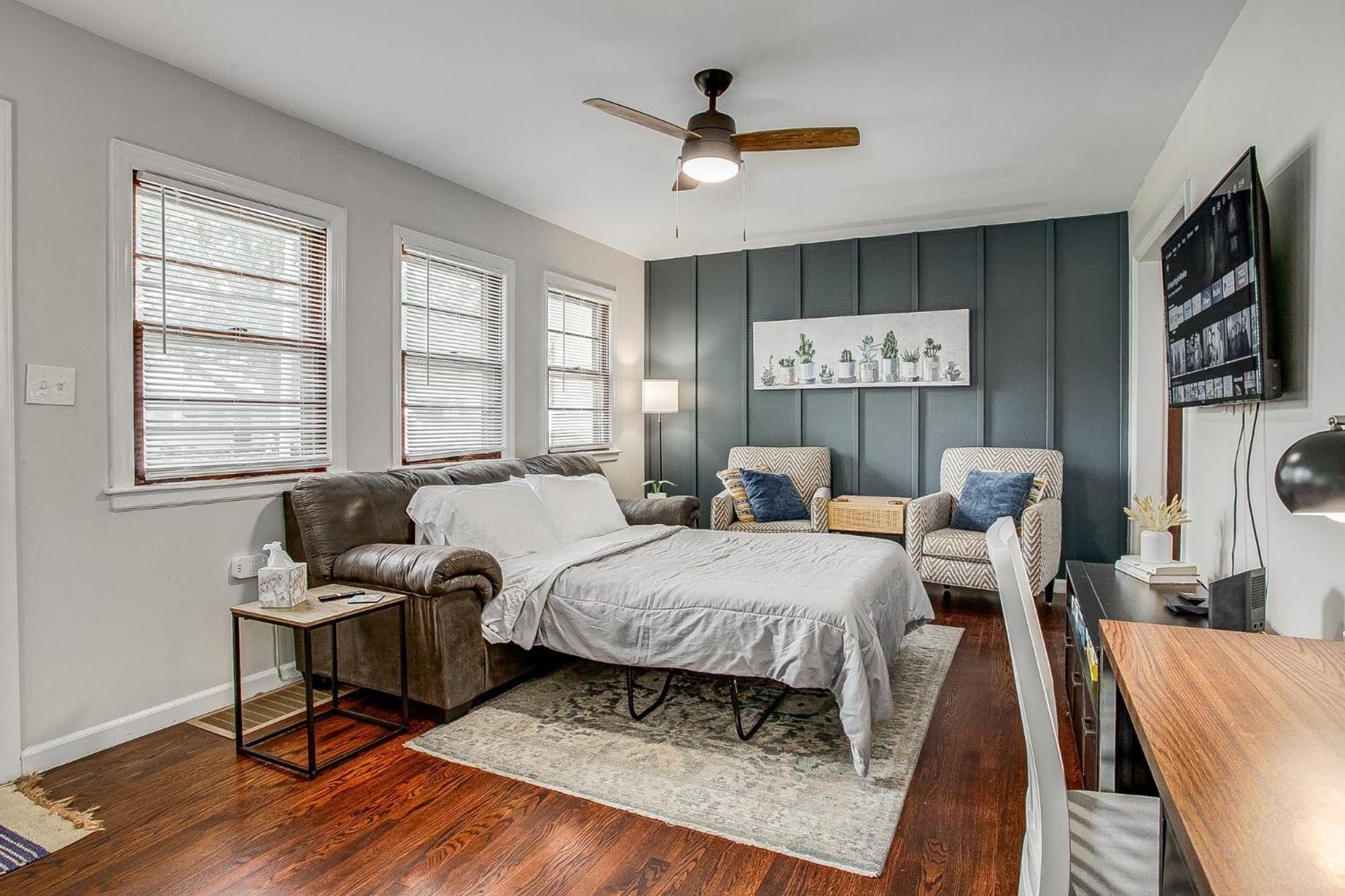 Chic Home With Huge Grassy Yard 7 Mins To Arrowhead Stadium Independence Dış mekan fotoğraf
