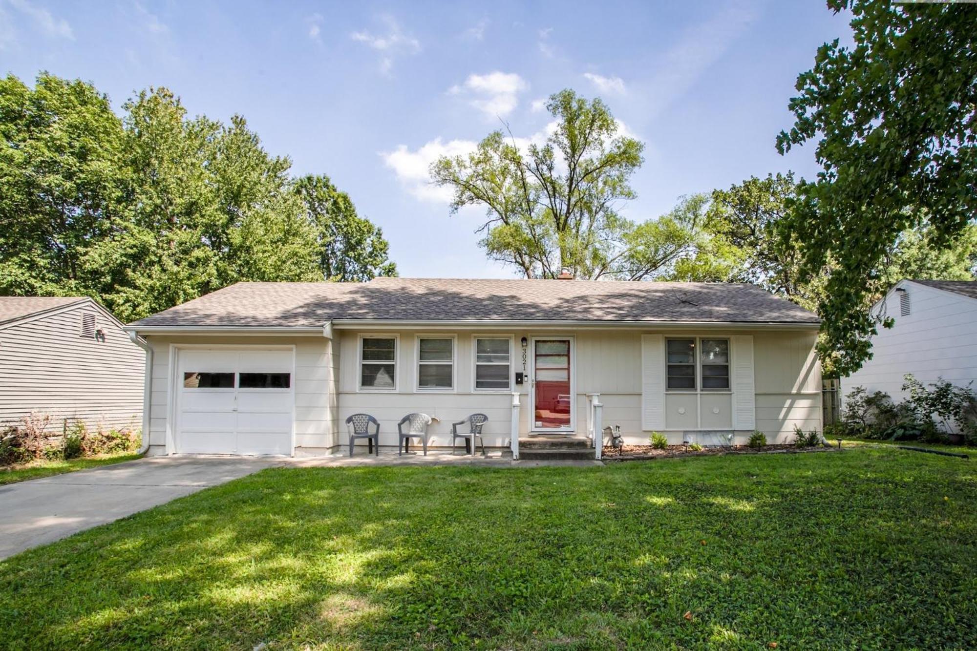 Chic Home With Huge Grassy Yard 7 Mins To Arrowhead Stadium Independence Dış mekan fotoğraf
